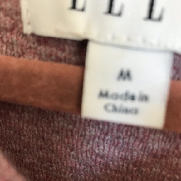 Elle Women's 3/4 Sleeve Sweater Sz Medium in Mauve Ruffled Textured Weave Cotton - Picture 3 of 4